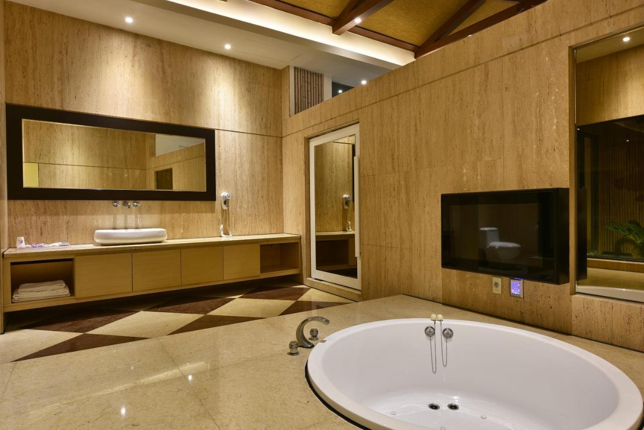 Venice Motel Taichung Extérieur photo