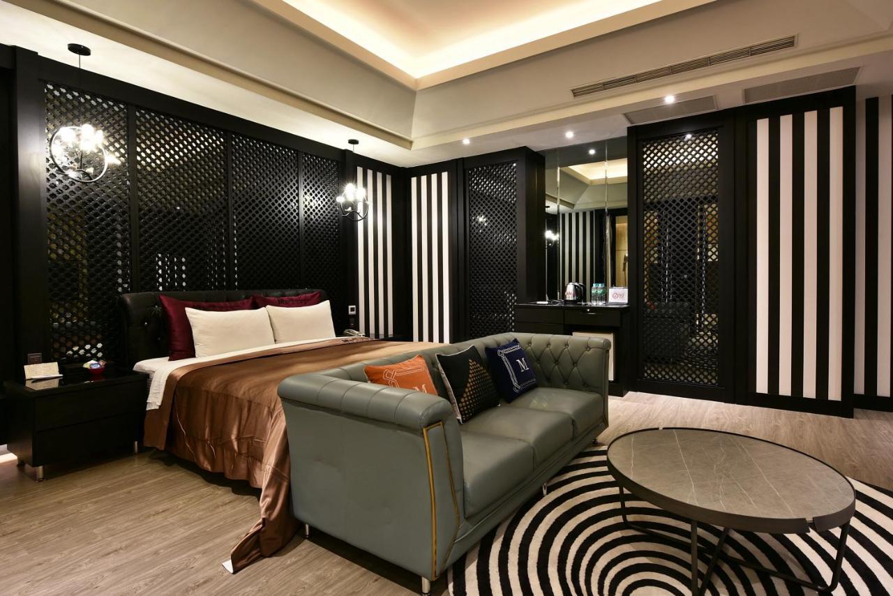Venice Motel Taichung Extérieur photo
