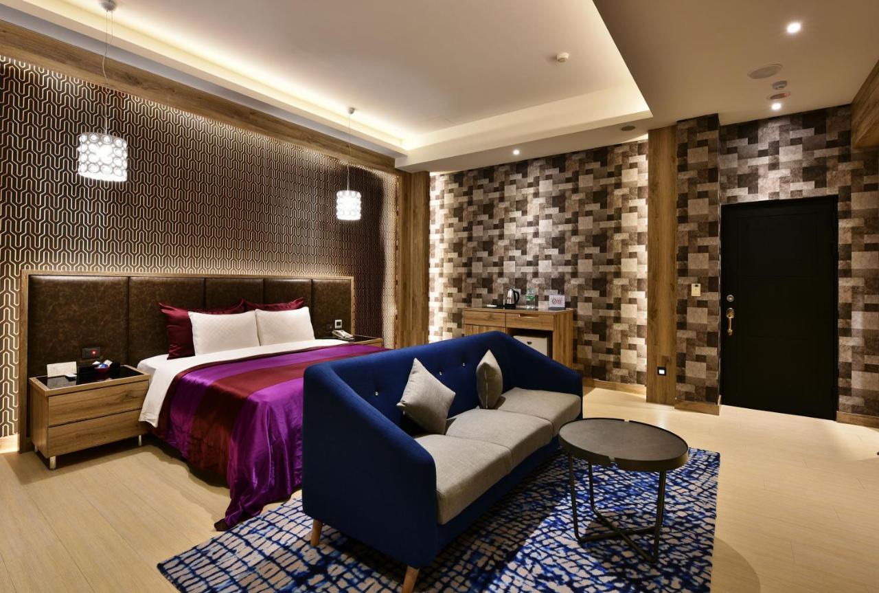 Venice Motel Taichung Extérieur photo