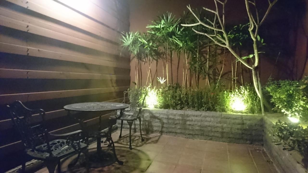 Venice Motel Taichung Extérieur photo