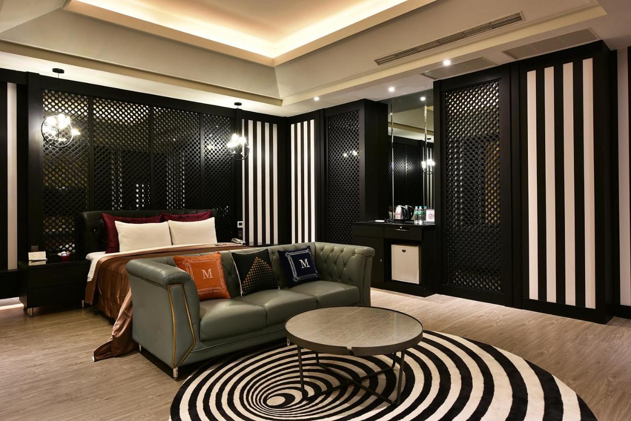 Venice Motel Taichung Extérieur photo